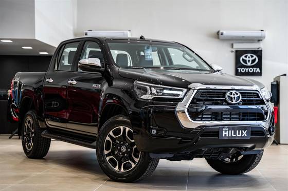 TOYOTA HILUX 2.8 D-4D TURBO DIESEL CD SRV 4X4 AUTOMÁTICO